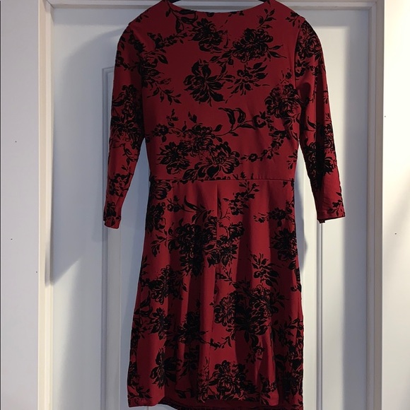 Franceca’s Burgundy Flocked Black Floral Dress M - Picture 2 of 8
